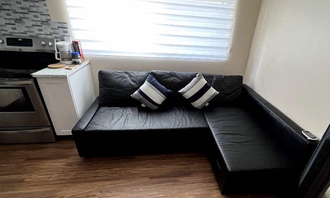 Saint-Leonard Apartment | beautiful one bedroom apartment with parking