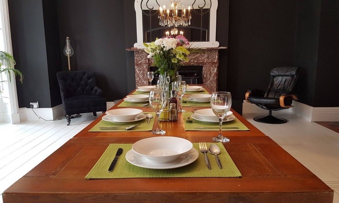 Pendine House | Beautiful Pendine Manor House in West Wales
