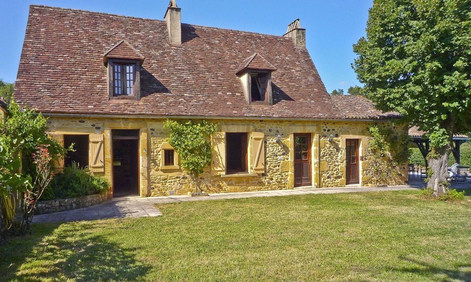 Bouillac House | Beautiful Perigordian House, with private pool and garden in a tranquil setting.