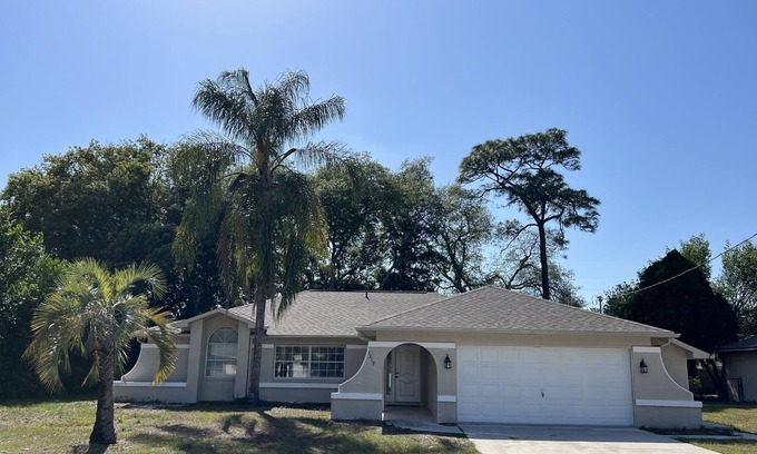 Spring Hill House | Beautiful pool home in Spring Hill FL