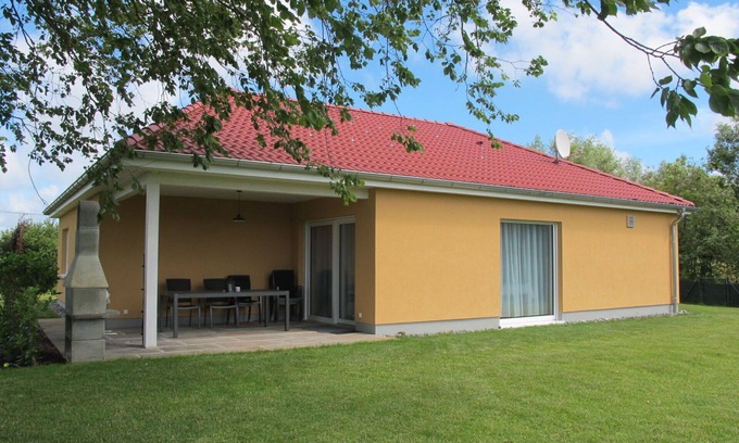 Hessenburg House | Beautiful private villa for 6 guests with WIFI, TV, terrace and parking