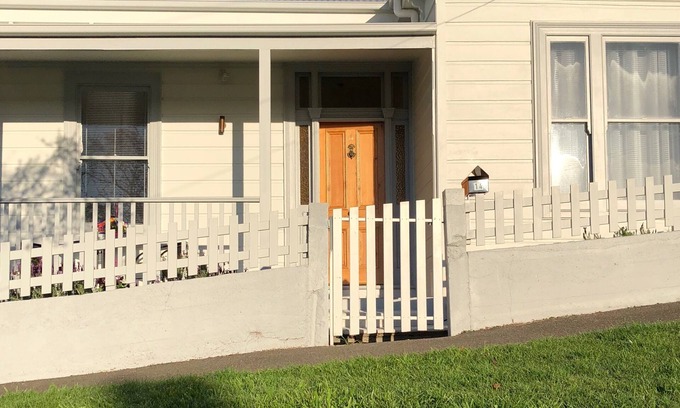 West Launceston Bed & Breakfast | Beautiful private, quiet B&B