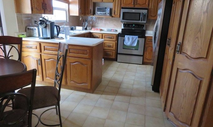 Bayview Woods - Steeles House | Beautiful Private 2 bedrooms 2 Queen Beds 1 link-Ensuite