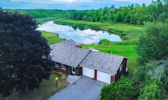 Trent Hills Cottage | Beautiful private Lake Front Cottage for rent at Campbellford town