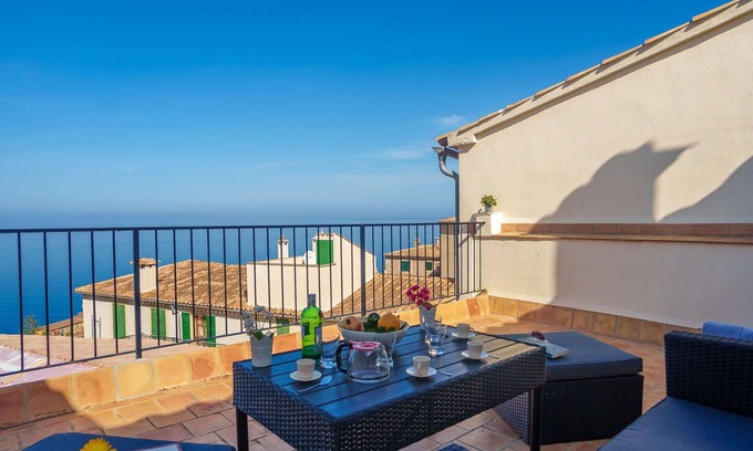 Banyalbufar House | Beautiful private villa for 6 guests with WIFI, A/C, TV, terrace and parking