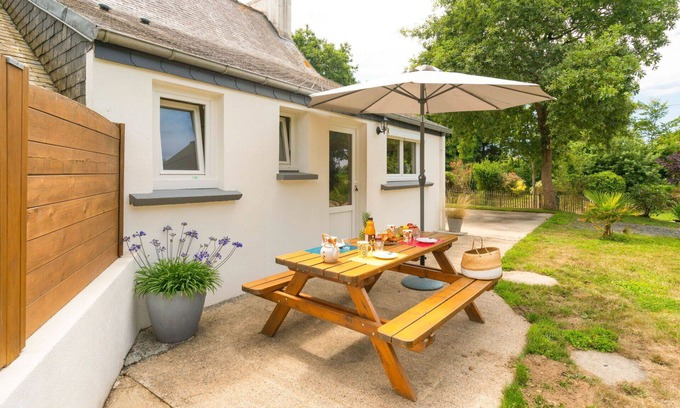 Plovan House | Beautiful private villa for 4 people with WIFI, TV, terrace and pets allowed