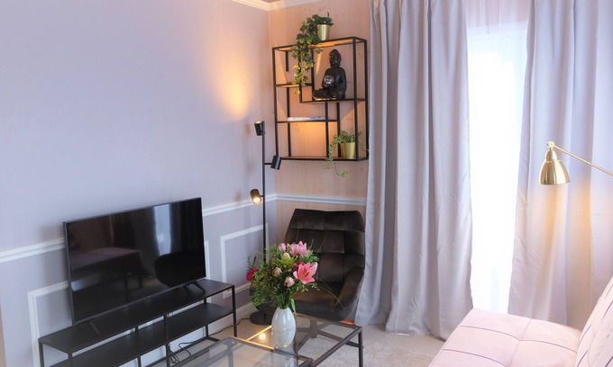 Hafnarfjordur Apartment | Beautiful private guesthouse