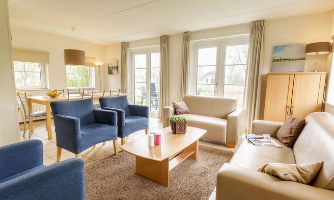 Municipality of Emmen House | Beautiful private villa for 8 guests with WIFI, pool, TV, terrace and parking