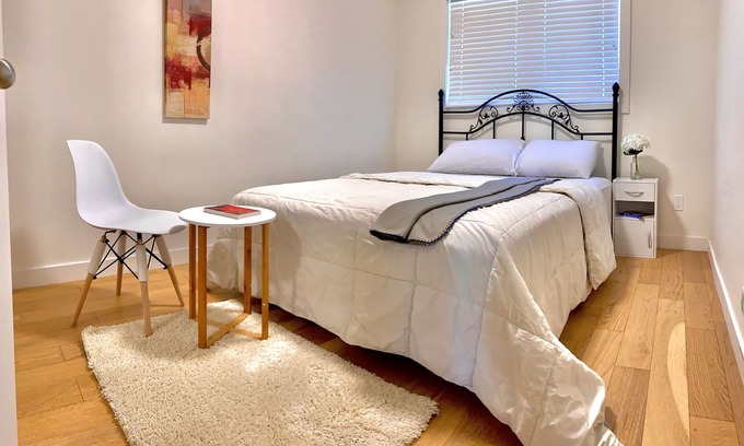 Brandon Condo | Beautiful private room