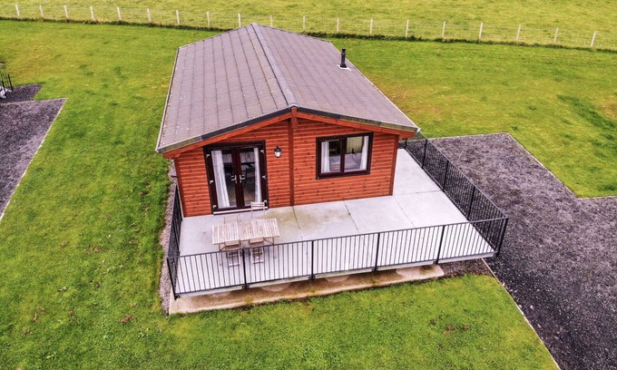 Kinross House | Beautiful private villa for 4 guests with WIFI, TV, balcony and pets allowed