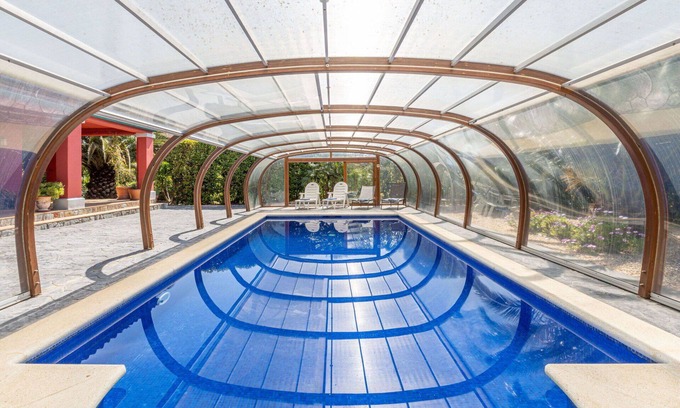 Perelada Villa | Beautiful private villa for 7 people with WIFI, A/C, private pool, TV, patio and parking