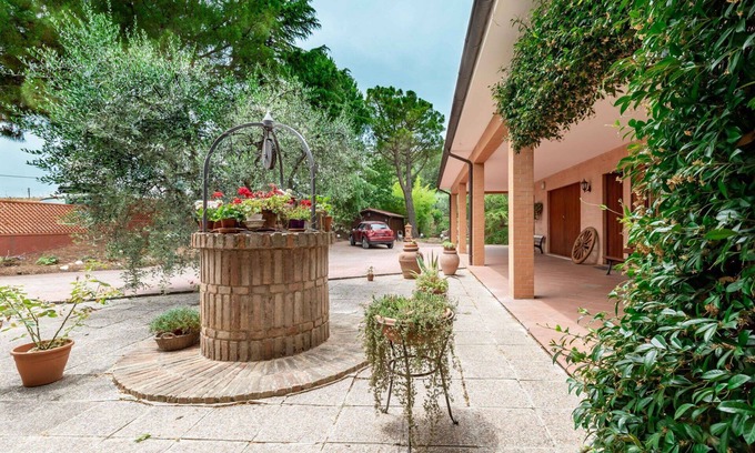 Carassai Villa | Beautiful private villa for 8 guests with WIFI, A/C, TV, patio, panoramic view and parking