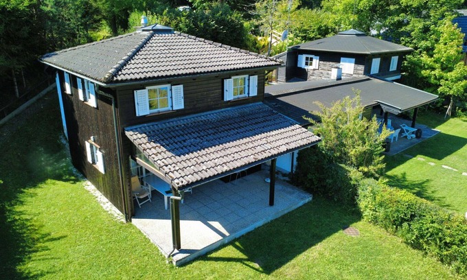 Landskron House | Beautiful private villa for 5 people with WIFI, TV and terrace