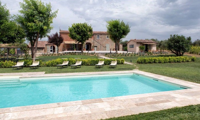 Cortona Villa | Beautiful private villa for 10 guests with private pool, WIFI, A/C and TV, close to Cortona