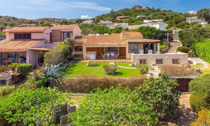 Porto Rafael House | Beautiful private villa for 8 guests with TV, terrace, pets allowed and parking