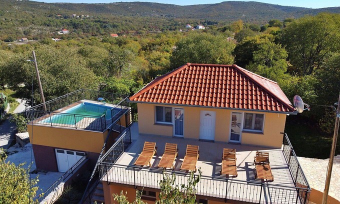 Labin House | Beautiful private villa with A/C, WIFI, private pool, hot tub, TV, terrace and pets allowed