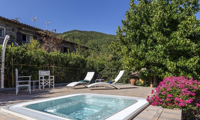 San Godenzo Villa | Beautiful private villa for 16 people with hot tub, A/C, WIFI, TV, patio and panoramic view