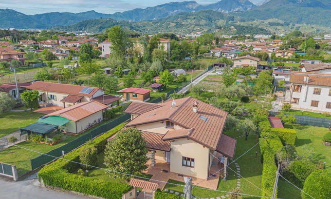Marina di Massa House | Beautiful private villa for 4 guests with A/C, WIFI, TV, terrace and parking