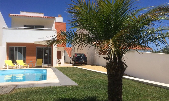 Sao Martinho do Porto Villa | Beautiful villa for 8 people with private pool close to the beach