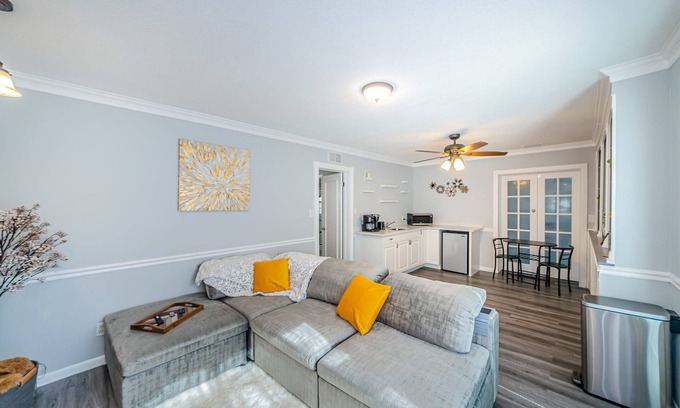 Clearwater House | Beautiful, Quaint, and Charming 1 Bedroom Private Suite with Fenced Backyard!