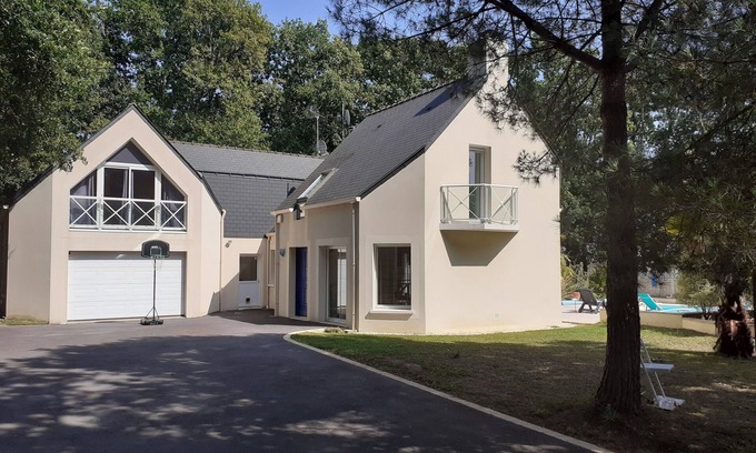 Saint-Nazaire House | Beautiful, quiet family home with private heated pool (7 adults max)