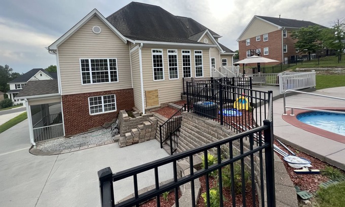 Ooltewah House | BEAUTIFUL quiet neighborhood poolside home suite.