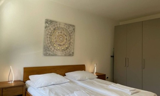 Hirslanden Apartment | Beautiful, quite and very central 2BR flat (Sky3)