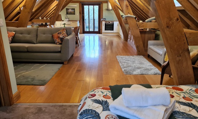 Mayfield Apartment | Beautiful Renovated Loft Room on Working Farm