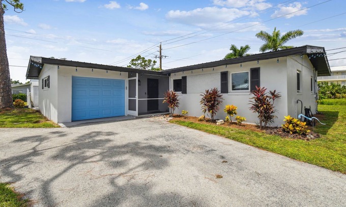 Cypress Lakes Estates House | Beautiful renovated single-family home in Fort Myers. Close to many attractions!
