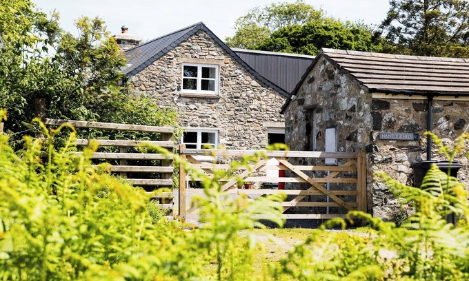 Newport Cottage | Beautiful rental cottage situated in the heart of the stunning Pembrokeshire National Park
