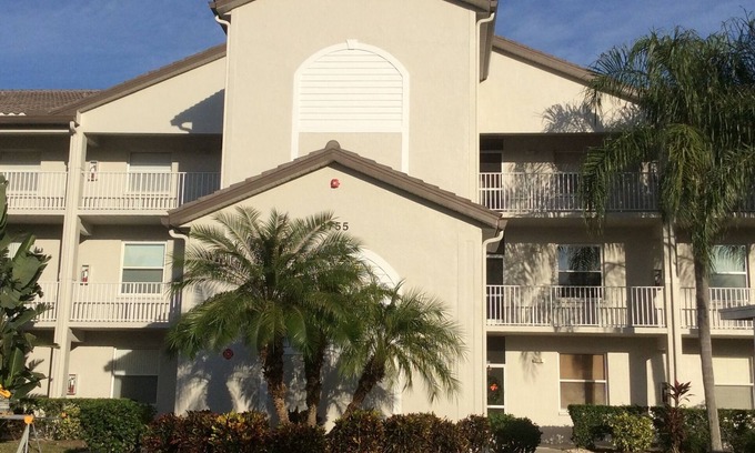 Palmer Ranch Condo | Beautiful Resort Style Condo in Sunny Florida, Enjoy Golfing, Tennis/Pickleball