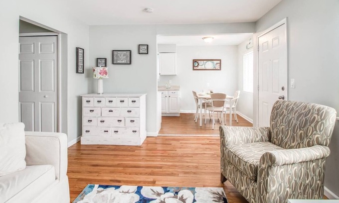 Pontiac House | Beautiful retreat Home Near Auburn Hills/Waterford