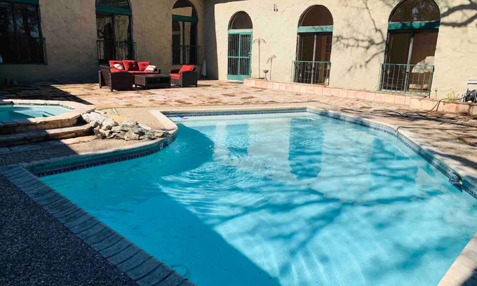 Manchaca House | Beautiful Retreat Minutes From Downtown
