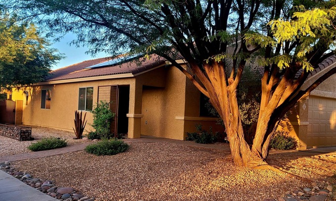 Corona de Tucson House | Beautiful Rustic 2 BDR Home in SE Tucson/Corona De Tucson