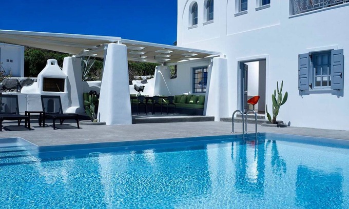 Pyrgos Villa | Beautiful Santorini Villa | 6 Bedrooms.