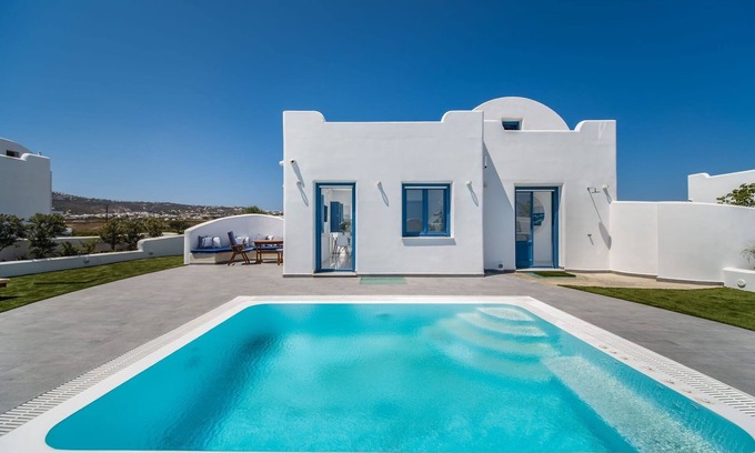 Karterados Villa | Beautiful Santorini Villa | 2 Bedroom Villa | Private Pool & Magical Sea Views.