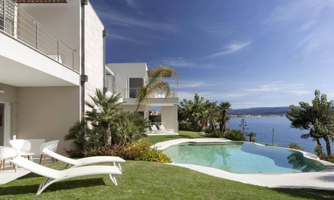 Fertilia Villa | Beautiful Sapphire Serenity Serene Pool Sanctuary