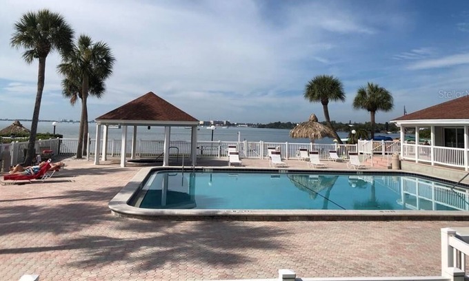 Bayview Condo | Beautiful Sea View Condo. Gorgeous location!