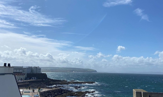 Portstewart Apartment | Beautiful Sea View Apartment near Golf Club