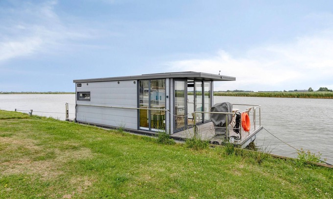 Molkwerum Boat Rental | Beautiful ship in Molkwerum