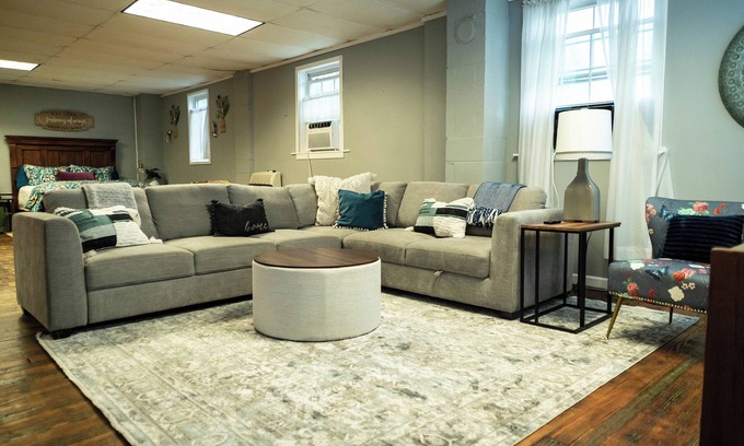 Pilot Mountain Apartment | Beautiful sleeps 6 apartment, walking distance to Downtown Pilot Mountain Unit 1