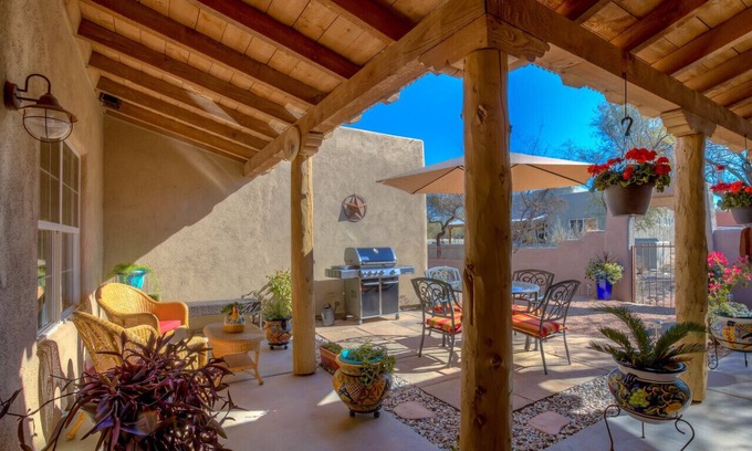 Civano House | Beautiful Southwest Retreat in Civano