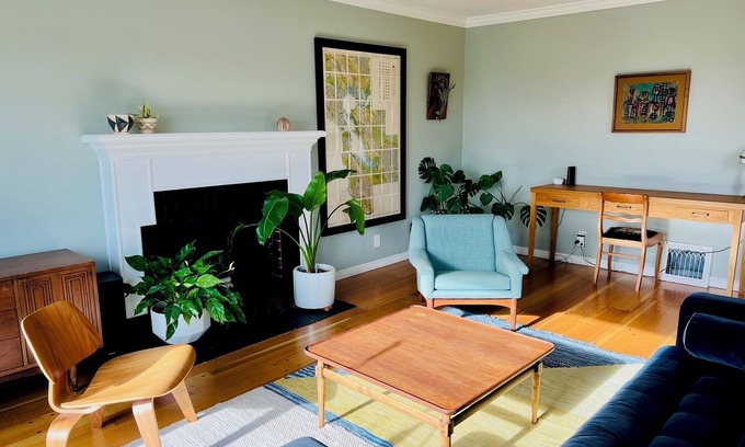 East Richmond House | Beautiful & spacious 3bd/2 bath with Bay views close to park and BART