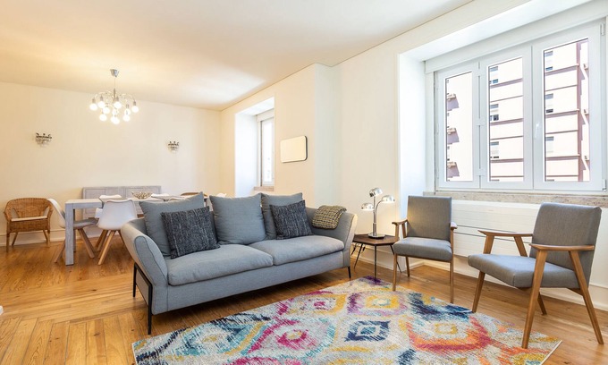 Sao Joao de Deus Apartment | Beautiful Spacious Flat in the Heart of Lisbon