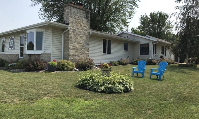 Lake City House | Beautiful spacious house with spectacular views of Lake Pepin