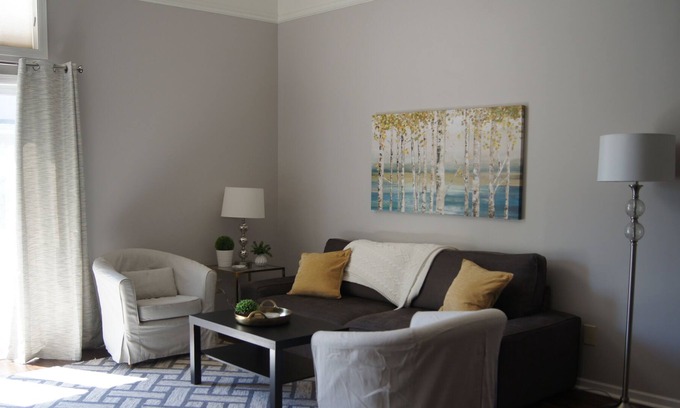 Woodbury House | Beautiful Spacious Townhome w/ 2 Car Garage Close To Everything!