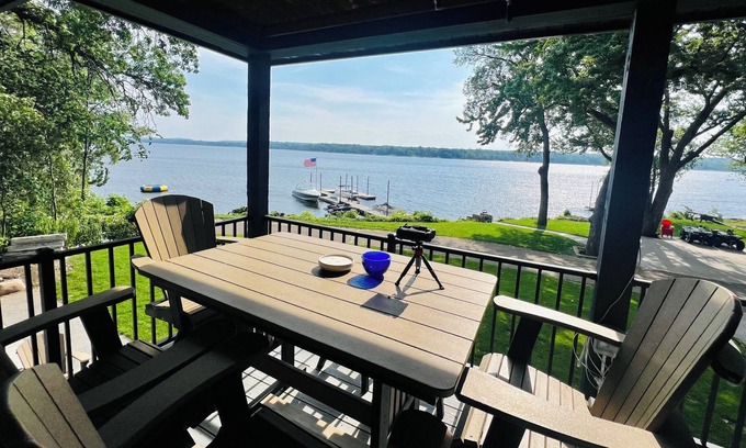 Hudson House | Beautiful St Croix River HomenIndoor/Outdoor Bar, Dock, Hot Tub, Game Room