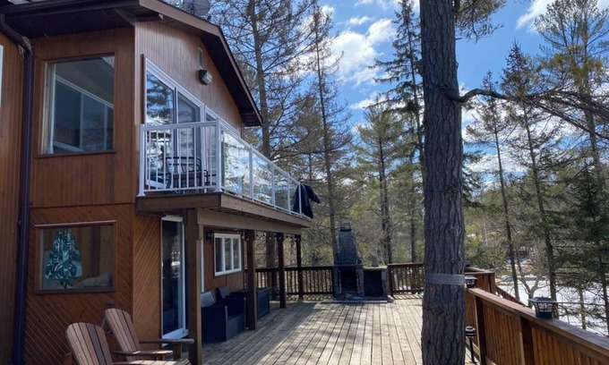 Selwyn Cottage | Beautiful Stoney Lake Cottage
