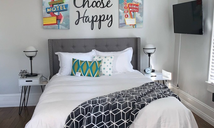 Midtown House | Beautiful Studio for Traveling Professionals or New to Reno Residents