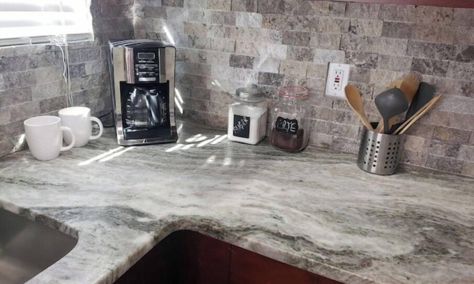 Limona Improvement Apartment | BEAUTIFUL STUDIO IN HEART OF BRANDONn